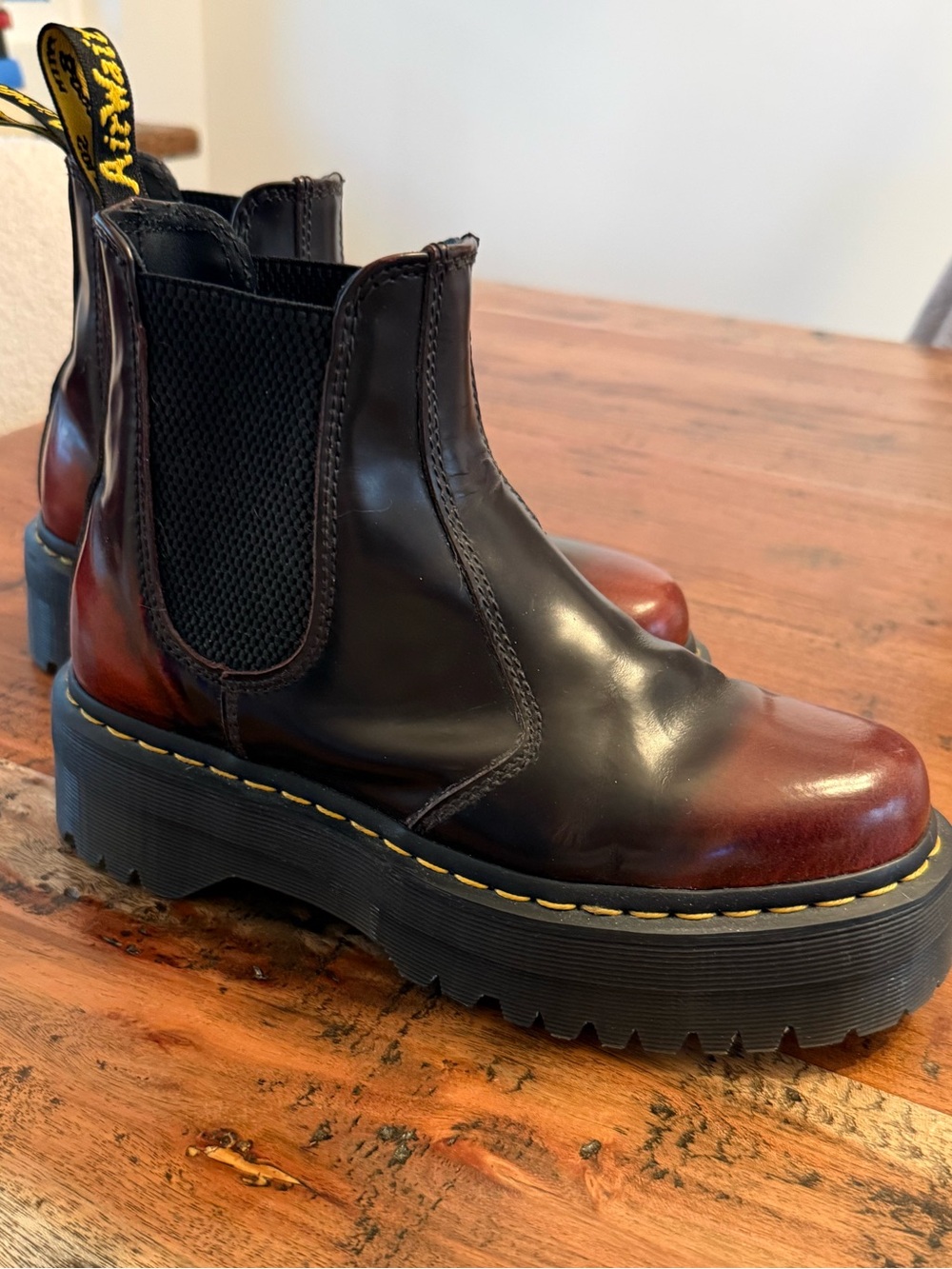 Dr. Marten 2976 Quad boot in Cherry Arcadia